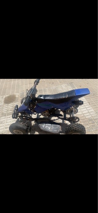 Quad infantil azul y negro