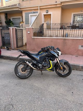 Zontes Z2 125cc 2024 Negra/Amarilla