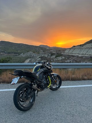 Zontes Z2 125cc 2024 Negra/Amarilla