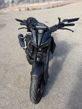Yamaha MT-125 Negra Extras