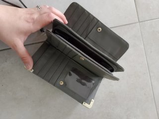 Portafoglio donna nero grigio con dettagli oro