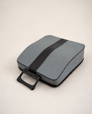 Máquina de escribir Olivetti Lettera 32 con funda