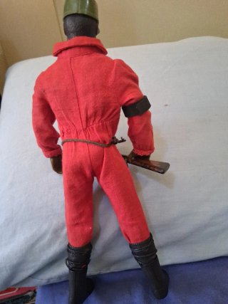 Geyperman figura militar con rifle