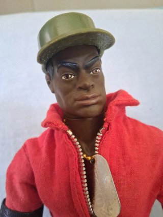 Geyperman figura militar con rifle