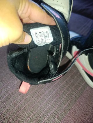 Tenis Bota Nike Talla 31 Negro y Rosa