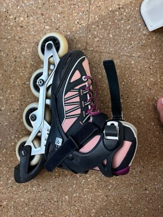Patines en línea rosas y negros