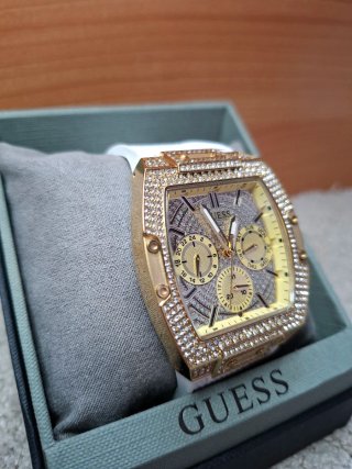 Reloj Guess Dorado con Cristales