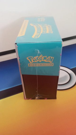 Caja ETB Héroes Ascendentes cartas Pokemon