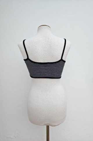 Top de rayas blanco y negro