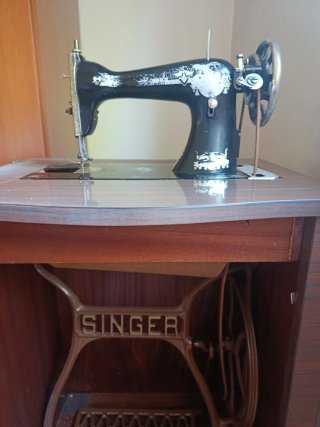 Máquina de coser Singer antigua