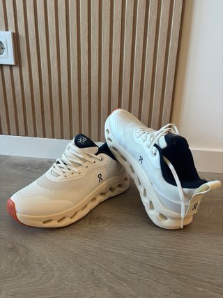 Zapatilla Loewe x On Cloudtecphase Blanca