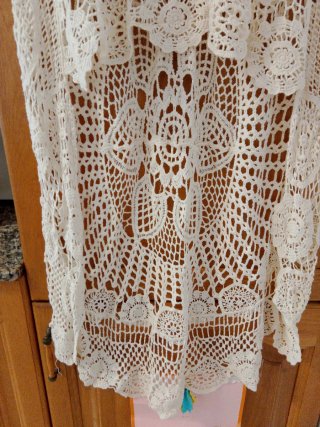 Chaleco crochet blanco con cola