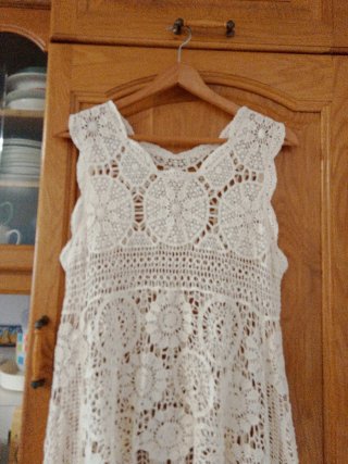 Chaleco crochet blanco con cola