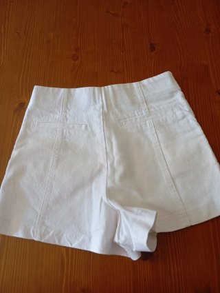 Pantalón corto blanco nata.Zara