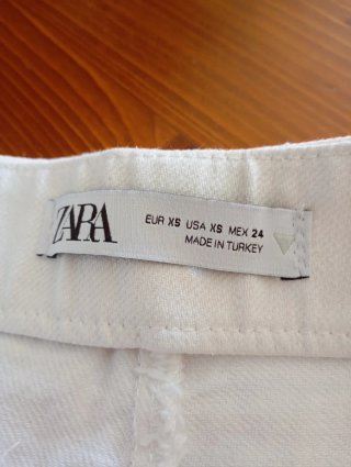 Pantalón corto blanco nata.Zara