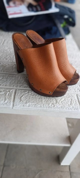 Zuecos Mango Madera Tacón Talla 39