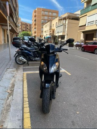 Aprilia City 125cc Scooter Negra