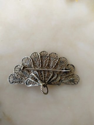 Broche Abanico Filigrana Plateada