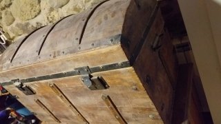 Baúl antiguo madera semi restaurado