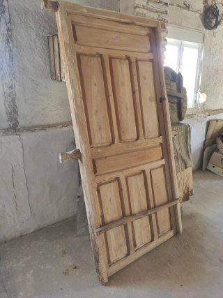 Puerta de madera antigua