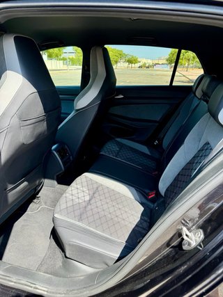 Volkswagen Golf 8 R-Line 2.0 TDI 150 CV DSG