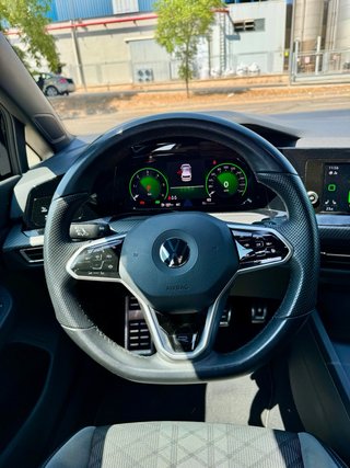 Volkswagen Golf 8 R-Line 2.0 TDI 150 CV DSG