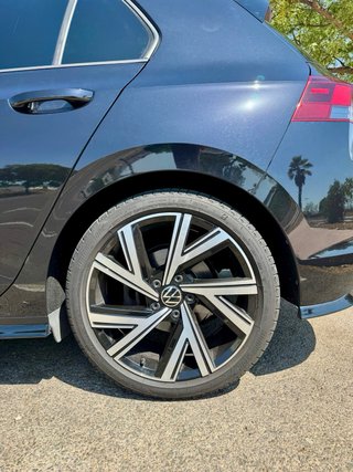 Volkswagen Golf 8 R-Line 2.0 TDI 150 CV DSG