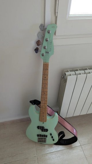 Bajo Marcus Miller U5 Mint