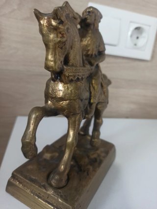 Figura escultura ecuestre de bronce cartero a caba
