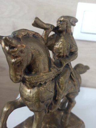 Figura escultura ecuestre de bronce cartero a caba
