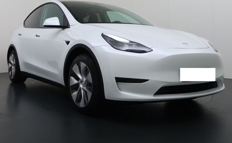 Tesla Model Y 2023 - foto 1