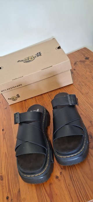 Sandalias Dr. Martens Mattison Negras