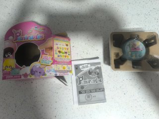 Juguete interactivo tipo Tamagotchi