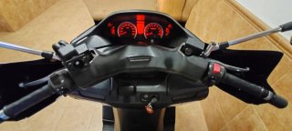 Suzuki Burgman 400 Maxi Scooter