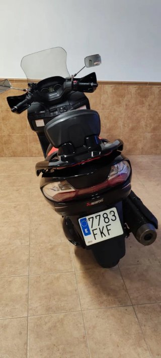 Suzuki Burgman 400 Maxi Scooter