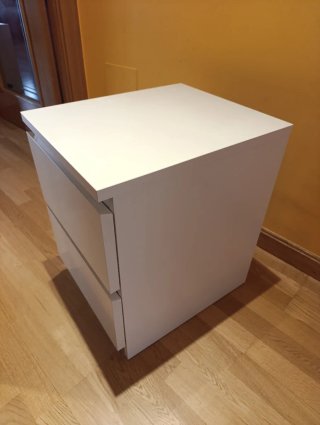 Cabecero+somier+colchón+ almohada+mesita.