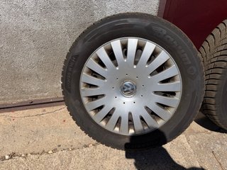 Ruedas Volkswagen Golf con tapacubos