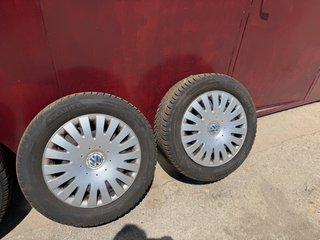 Ruedas Volkswagen Golf con tapacubos