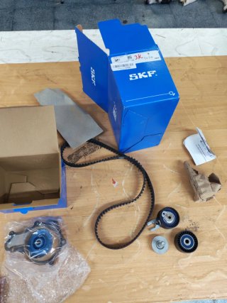 Kit Distribución SKF VKMC 03259 con Bomba