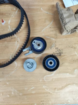 Kit Distribución SKF VKMC 03259 con Bomba