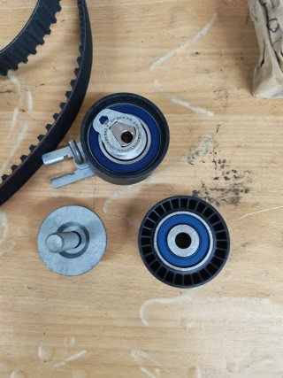 Kit Distribución SKF VKMC 03259 con Bomba