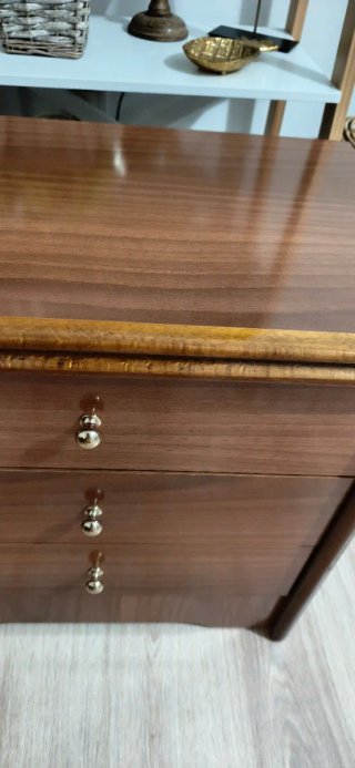 Cómoda y Mesitas de Noche Madera