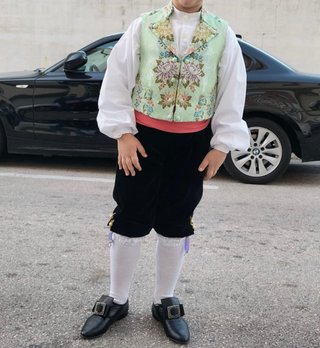 Traje Regional Fallero Talla 10/11 tiene para saca