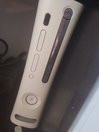 Xbox 360 Blanco con Mando y Cables
