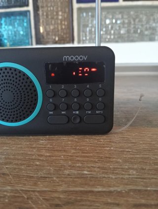 Radio Portátil Metronic Negra