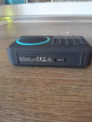 Radio Portátil Metronic Negra