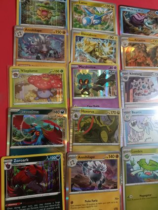 Colección 25 Cartas Pokémon Variadas holos Revers