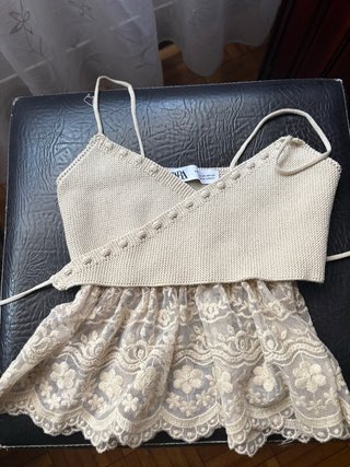Top Zara tirantes encaje beige XS