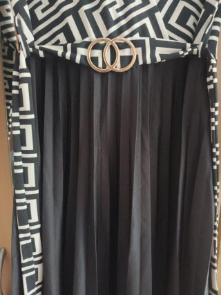 Vestido estampado geométrico blanco y negro