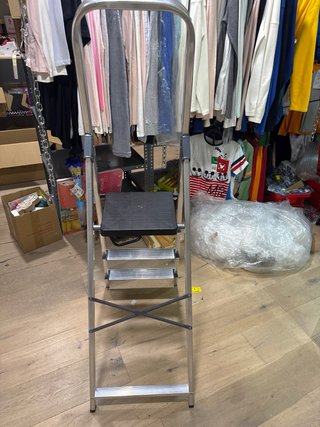 Escalera Aluminio Altipesa 4 peldaños